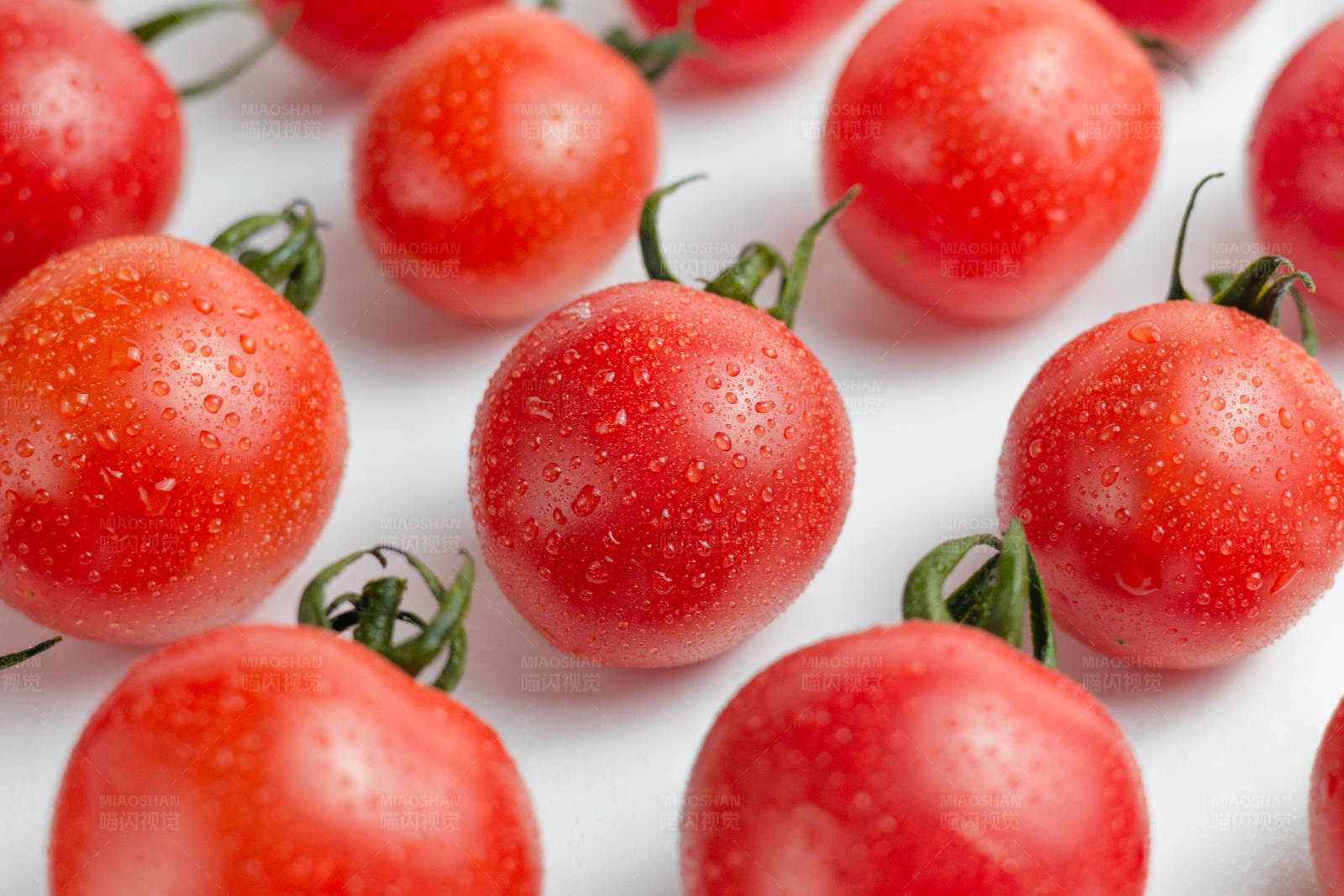 新鲜樱桃番茄图片