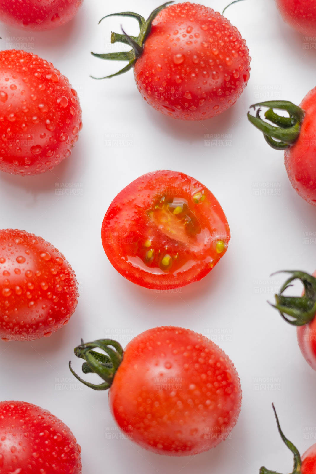 新鲜樱桃番茄图片