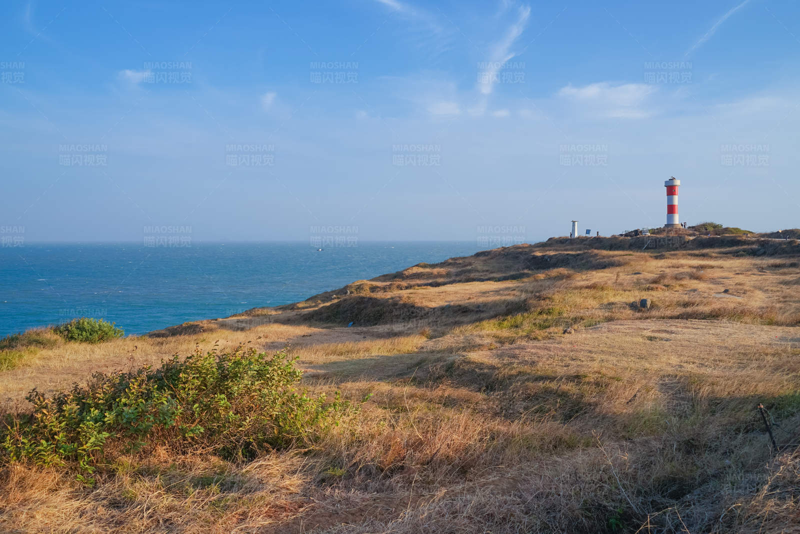 漳州镇海角灯塔图片