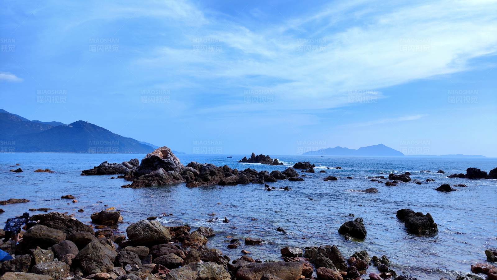 海滨岩石景观图片