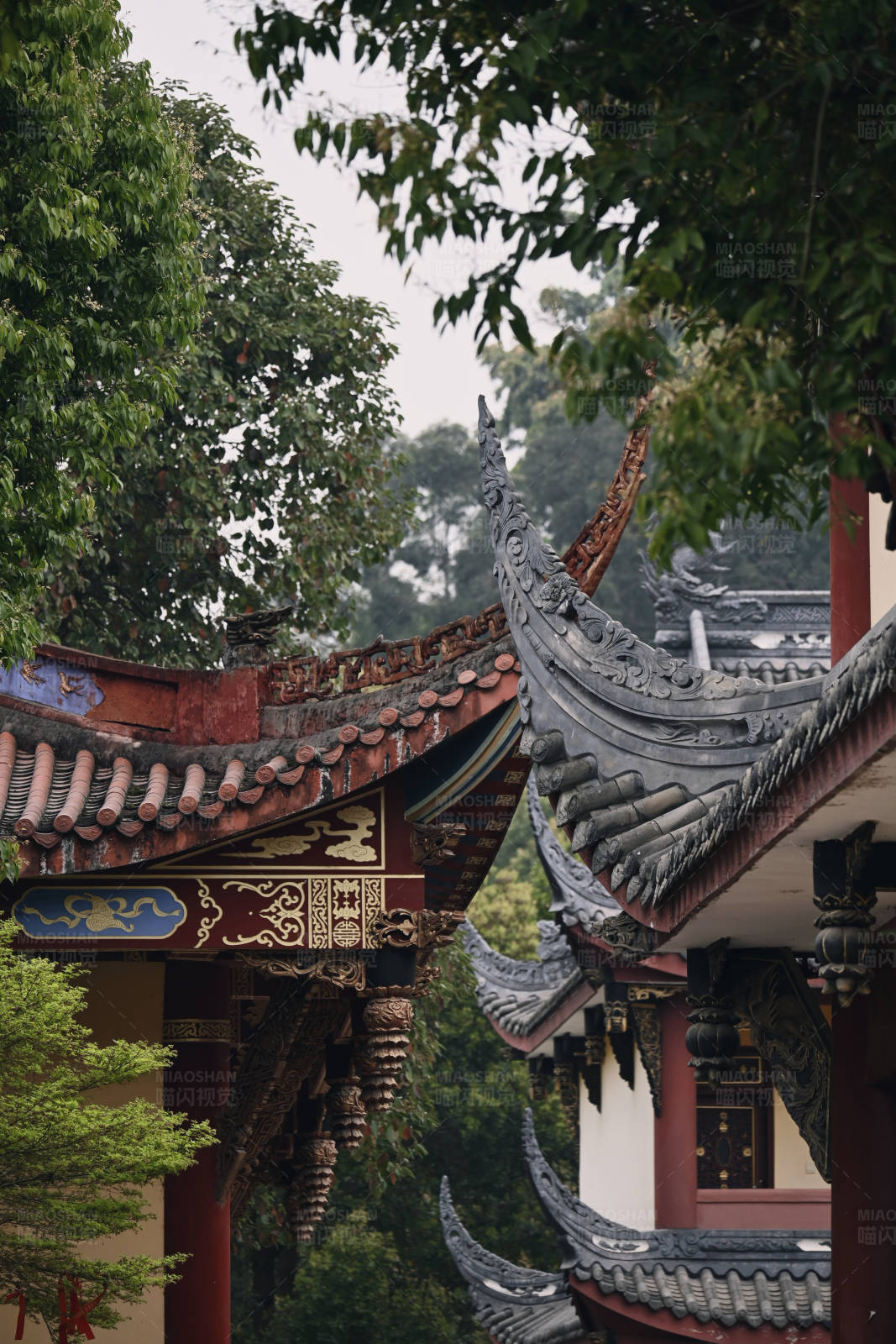 古刹飞檐图片