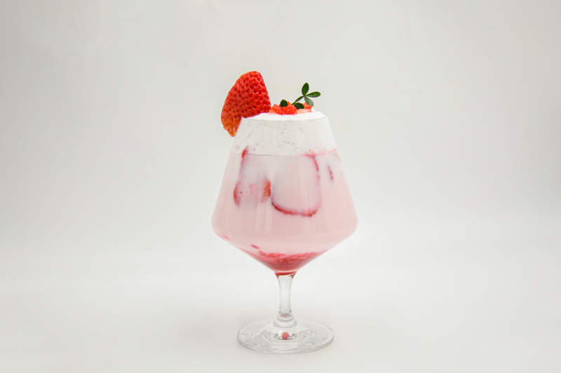 草莓奶昔饮品图片