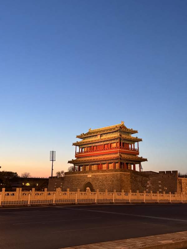 夕阳下的永定门城楼图片