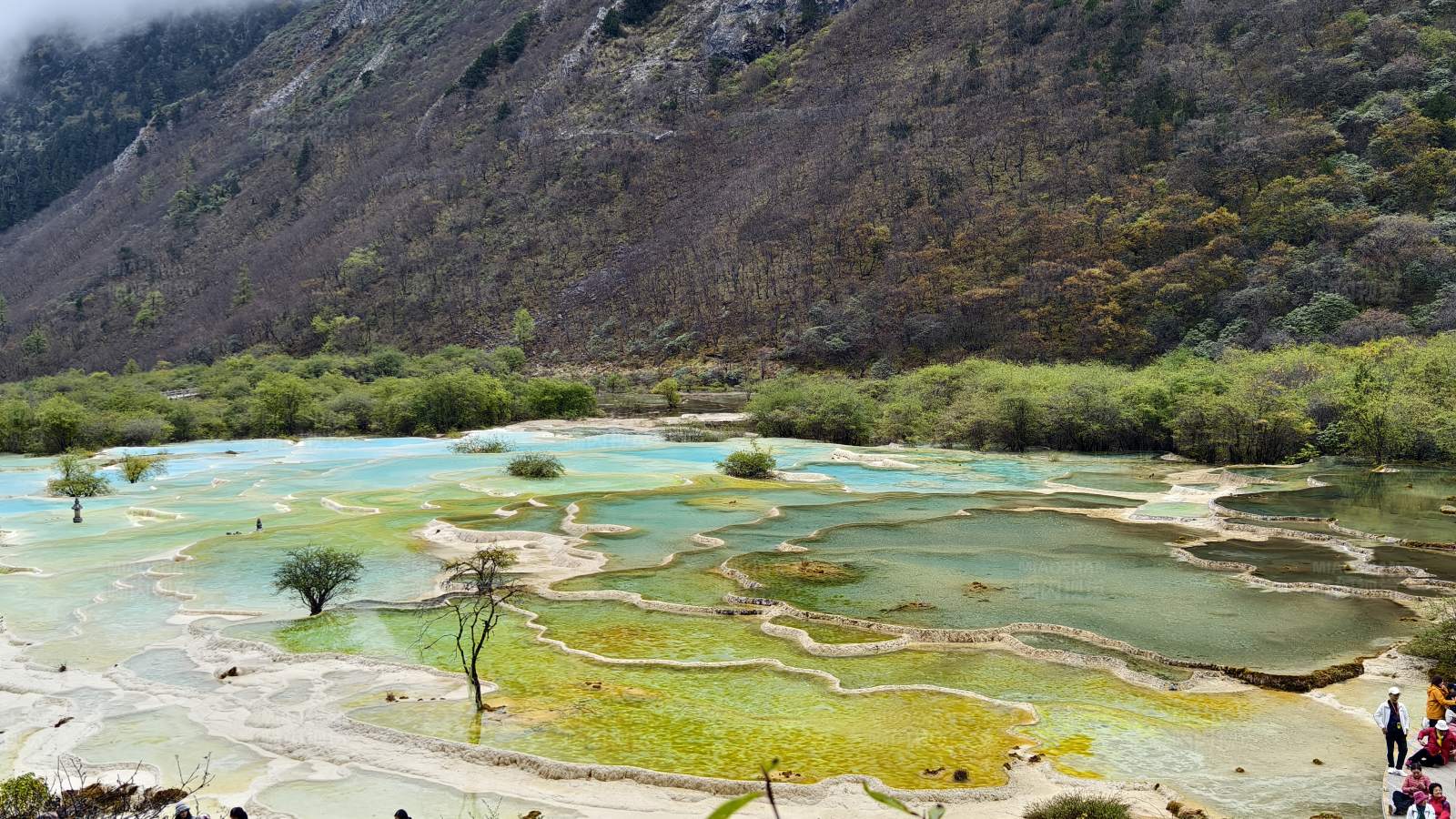 五彩池的美丽景色图片