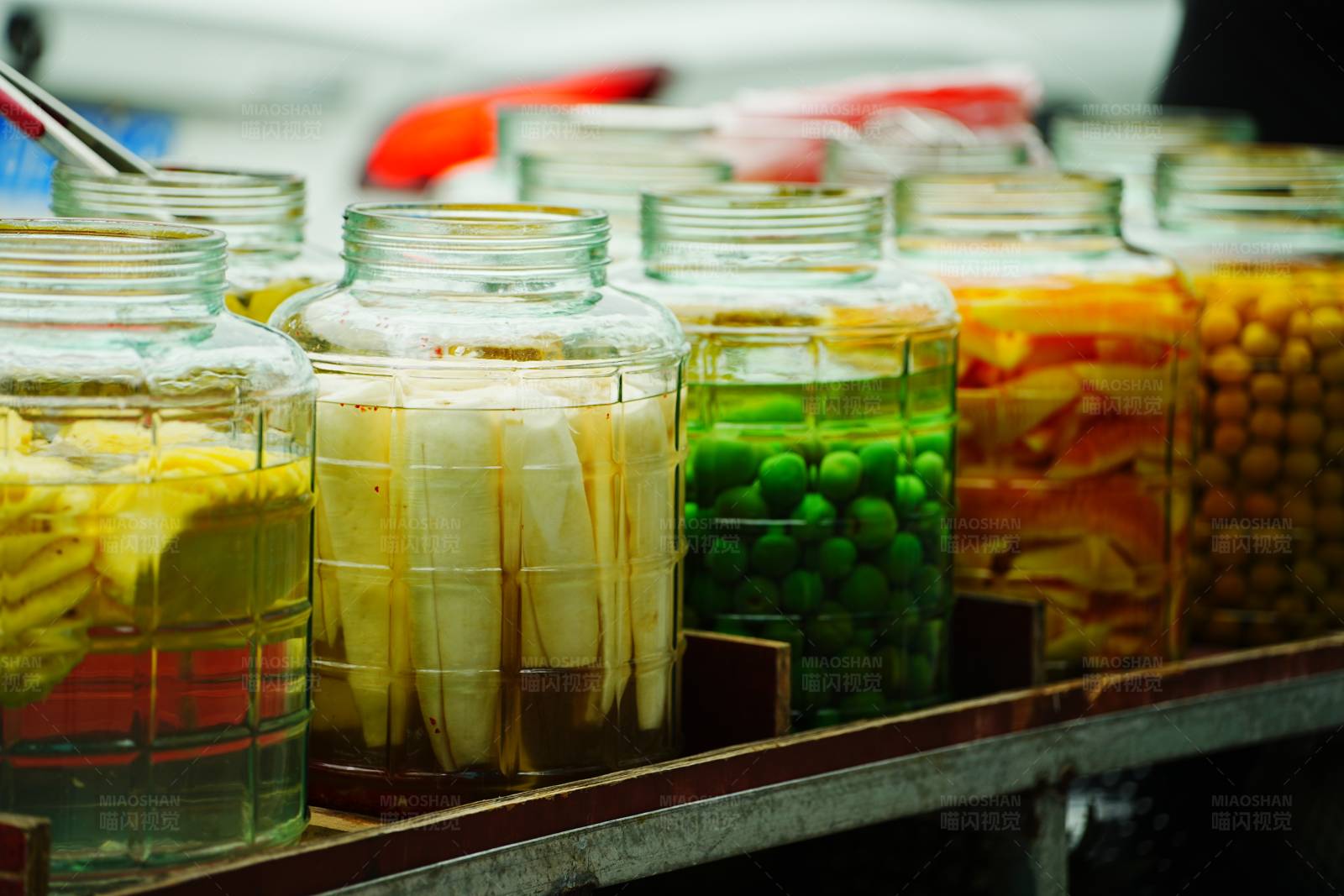 五彩泡菜罐图片