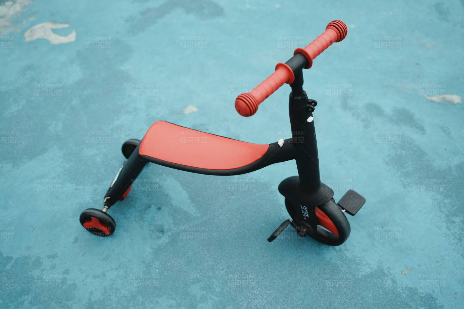 儿童滑板车图片