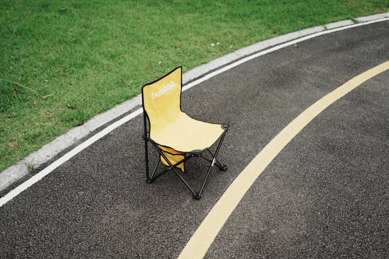 孤独的椅子图片