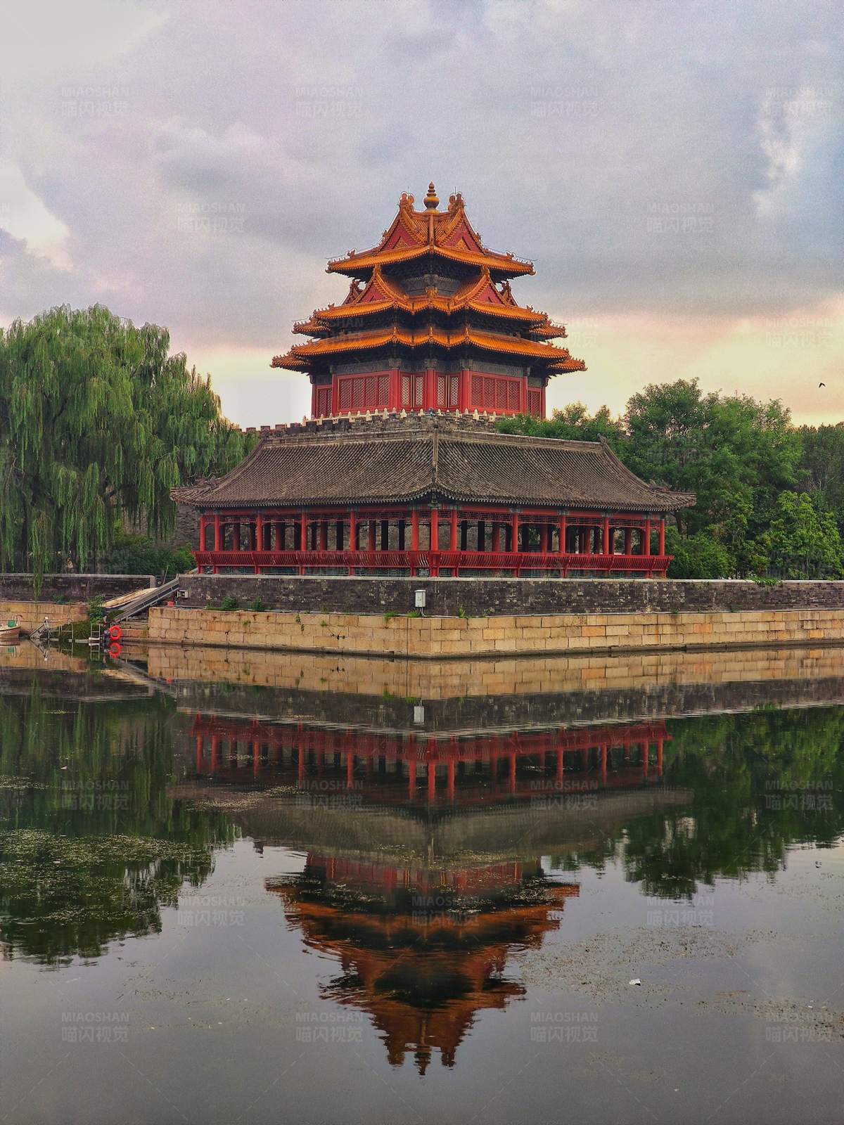 故宫角楼倒影图片