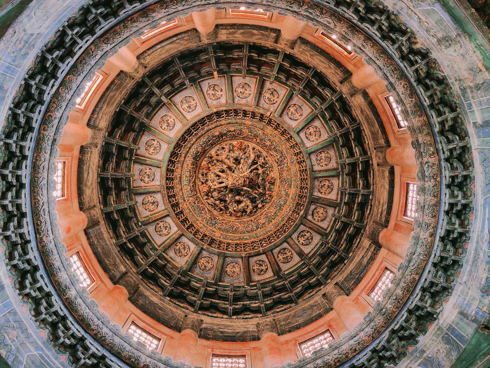 故宫穹顶的华丽装饰图片