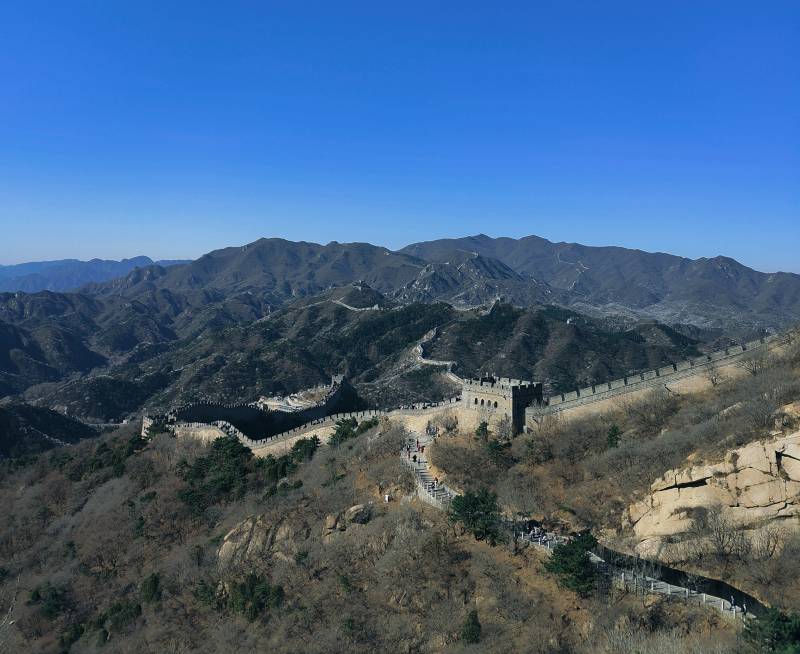 长城蜿蜒山间图片