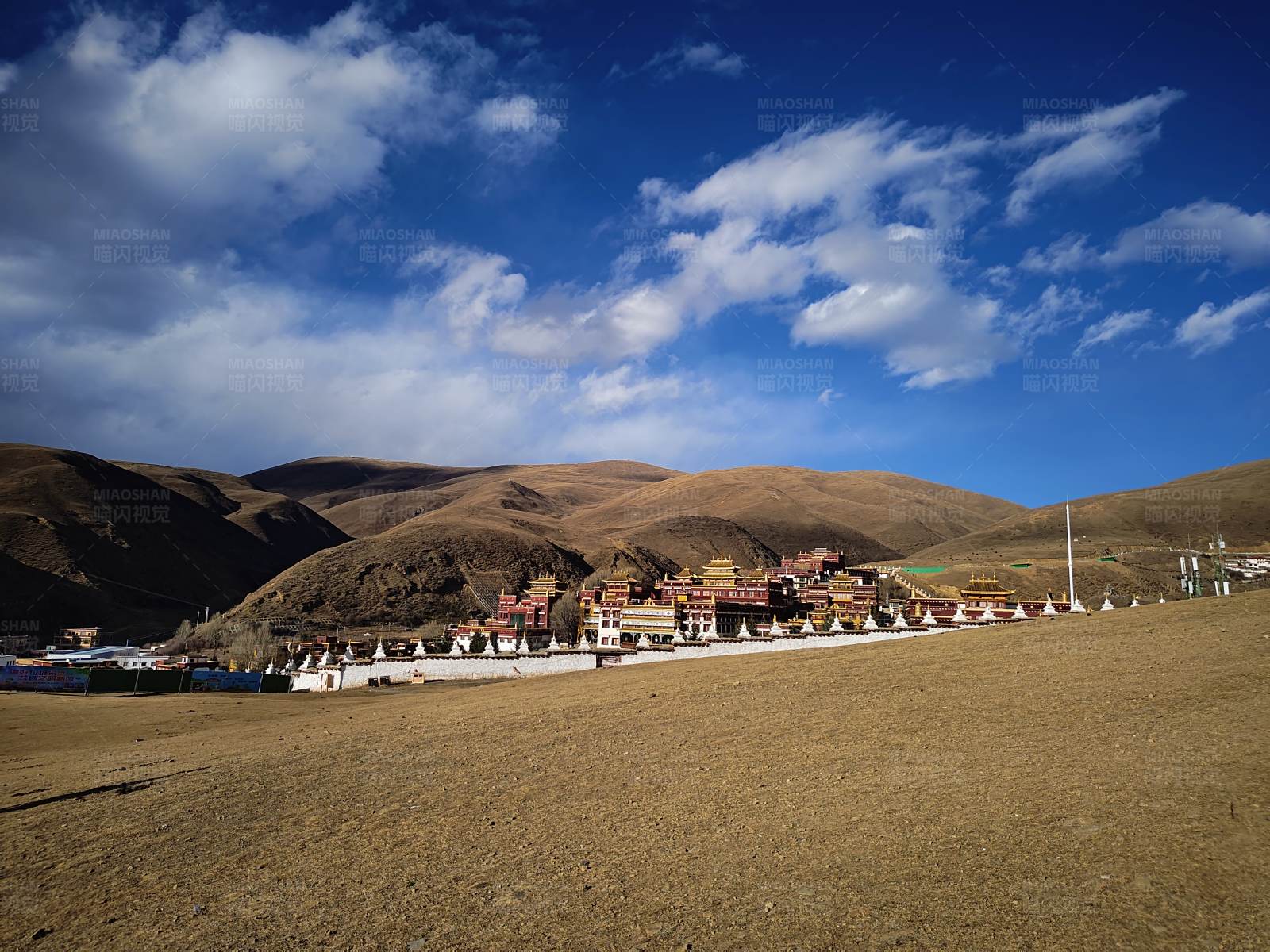 川西理塘寺图片