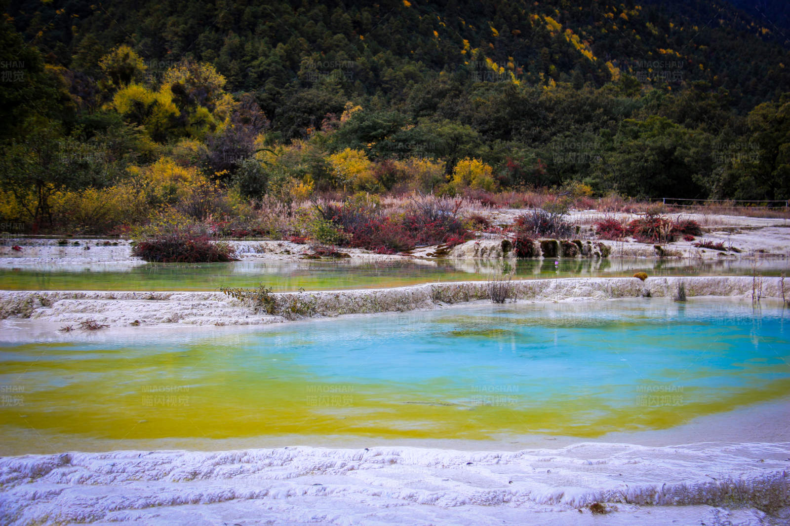 云南白云台梯田图片