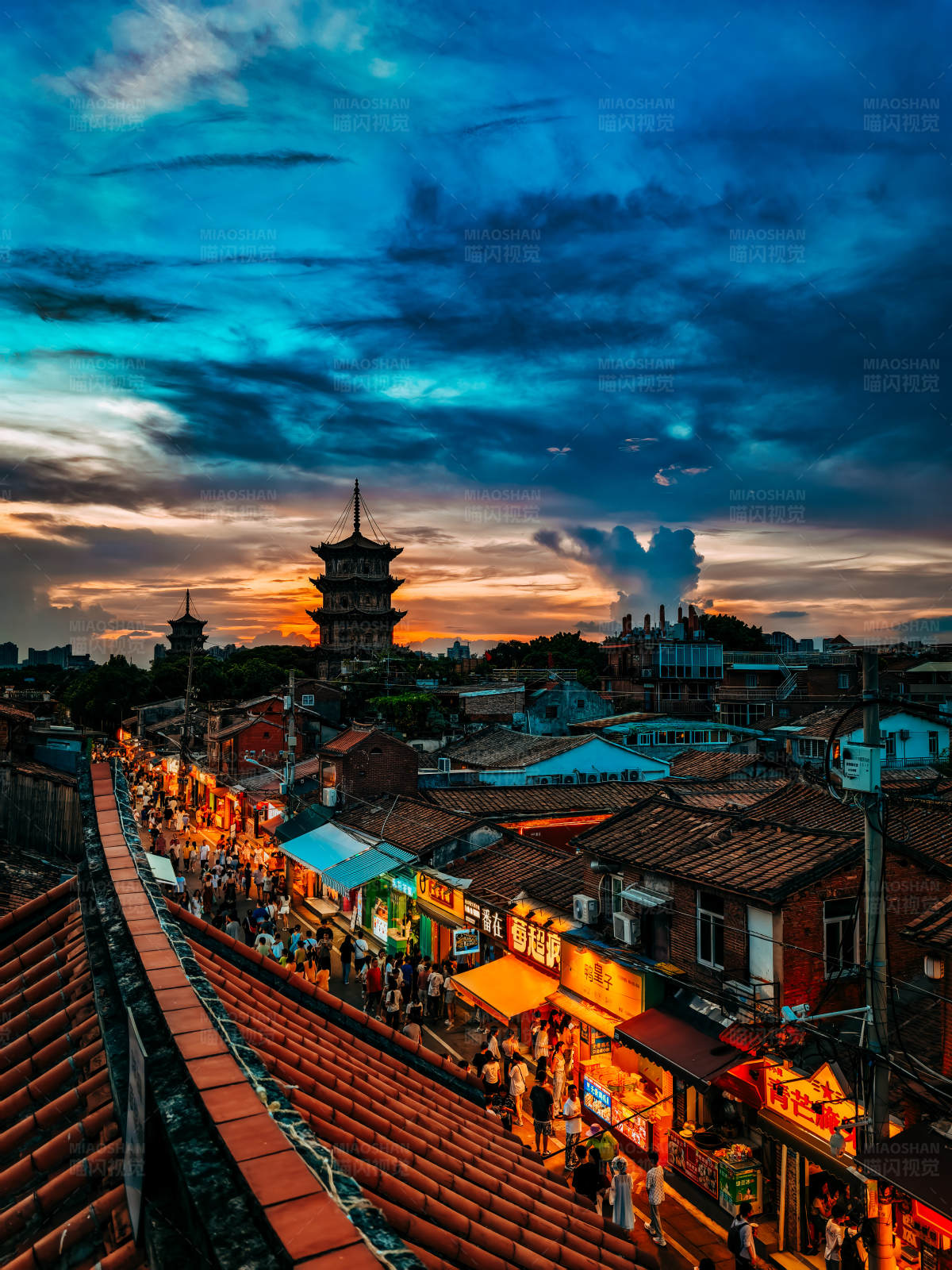 泉州西街黄昏夜市图片