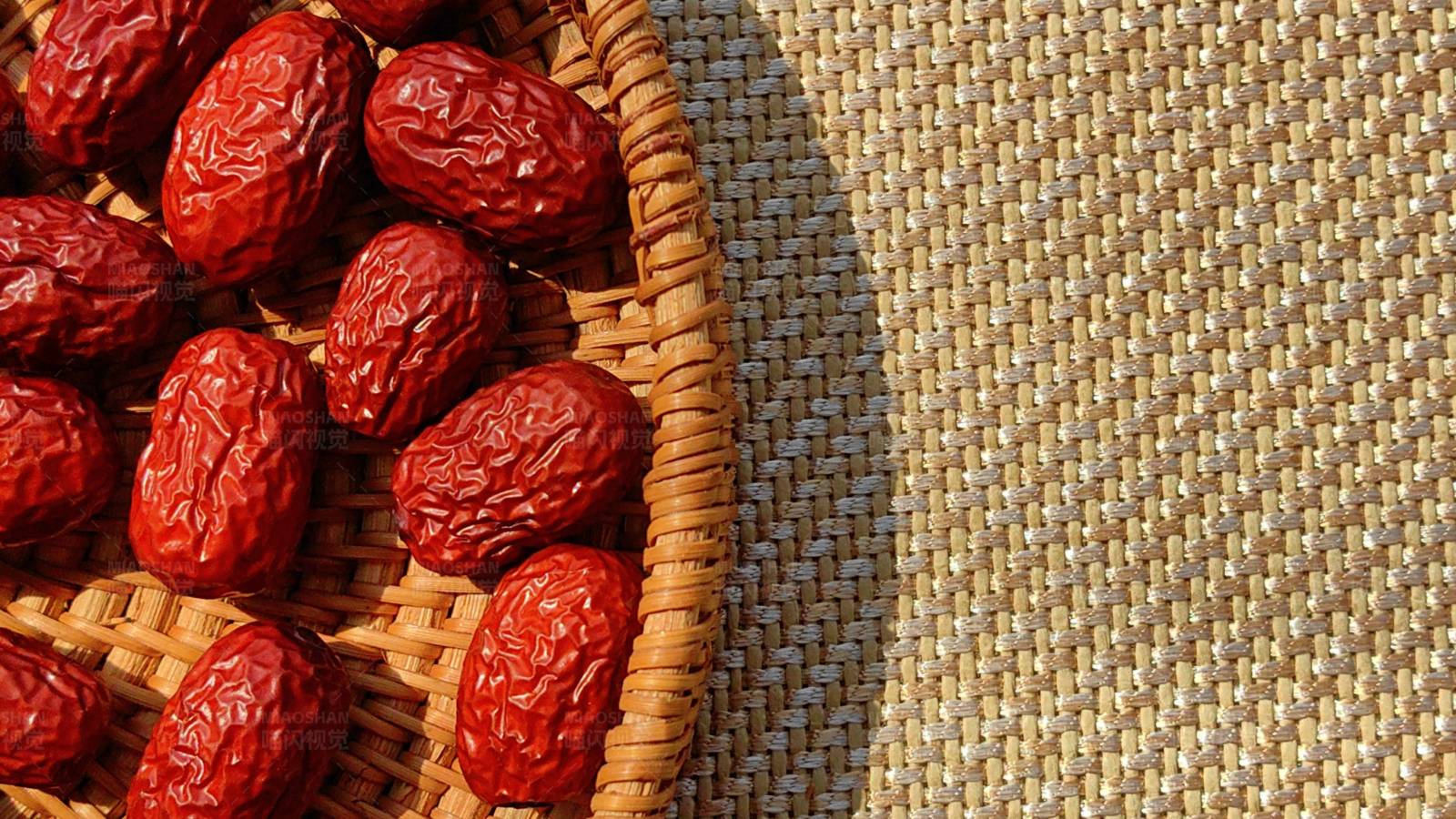 红枣满筐图片
