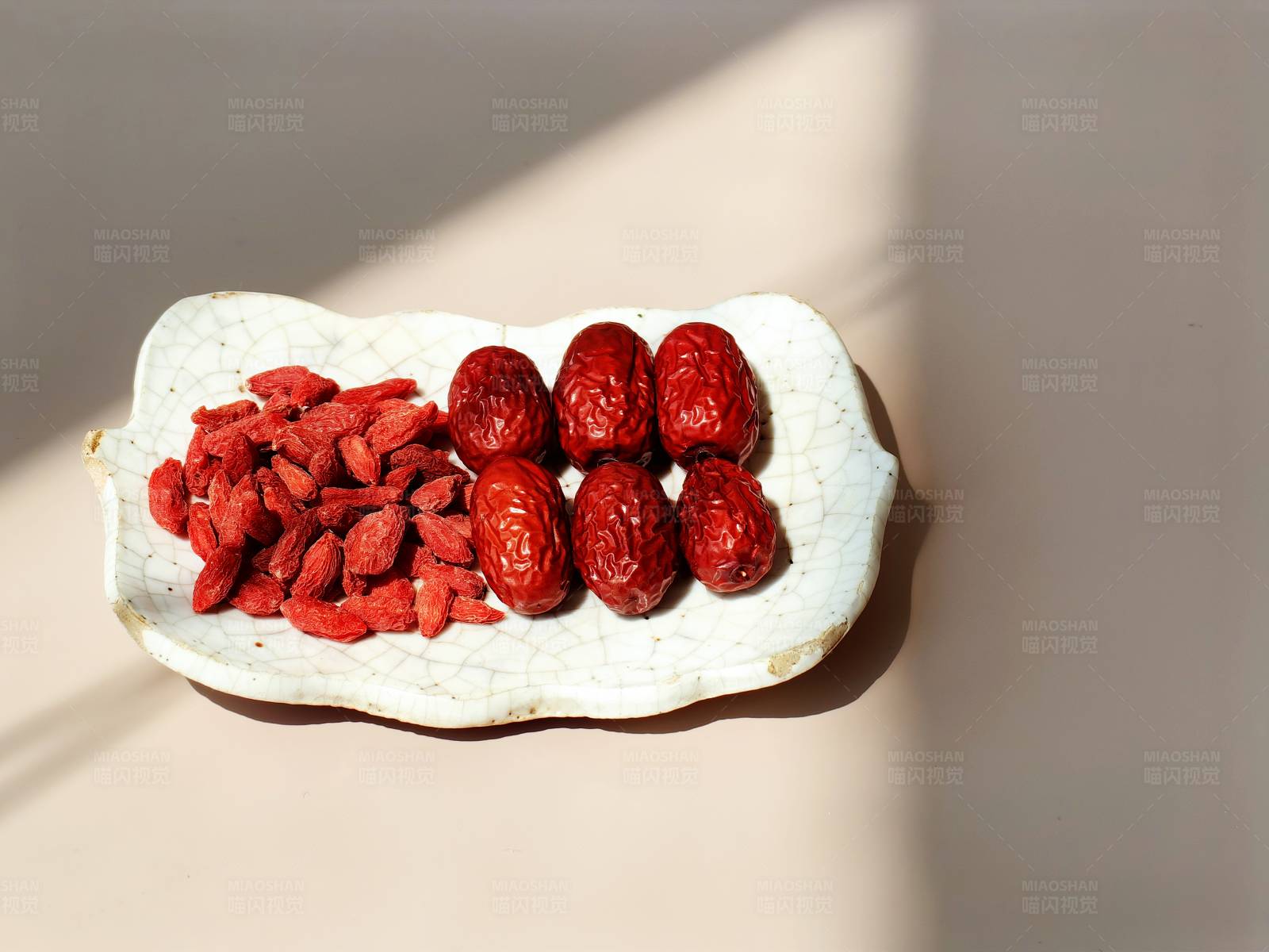 枸杞红枣养生盘图片