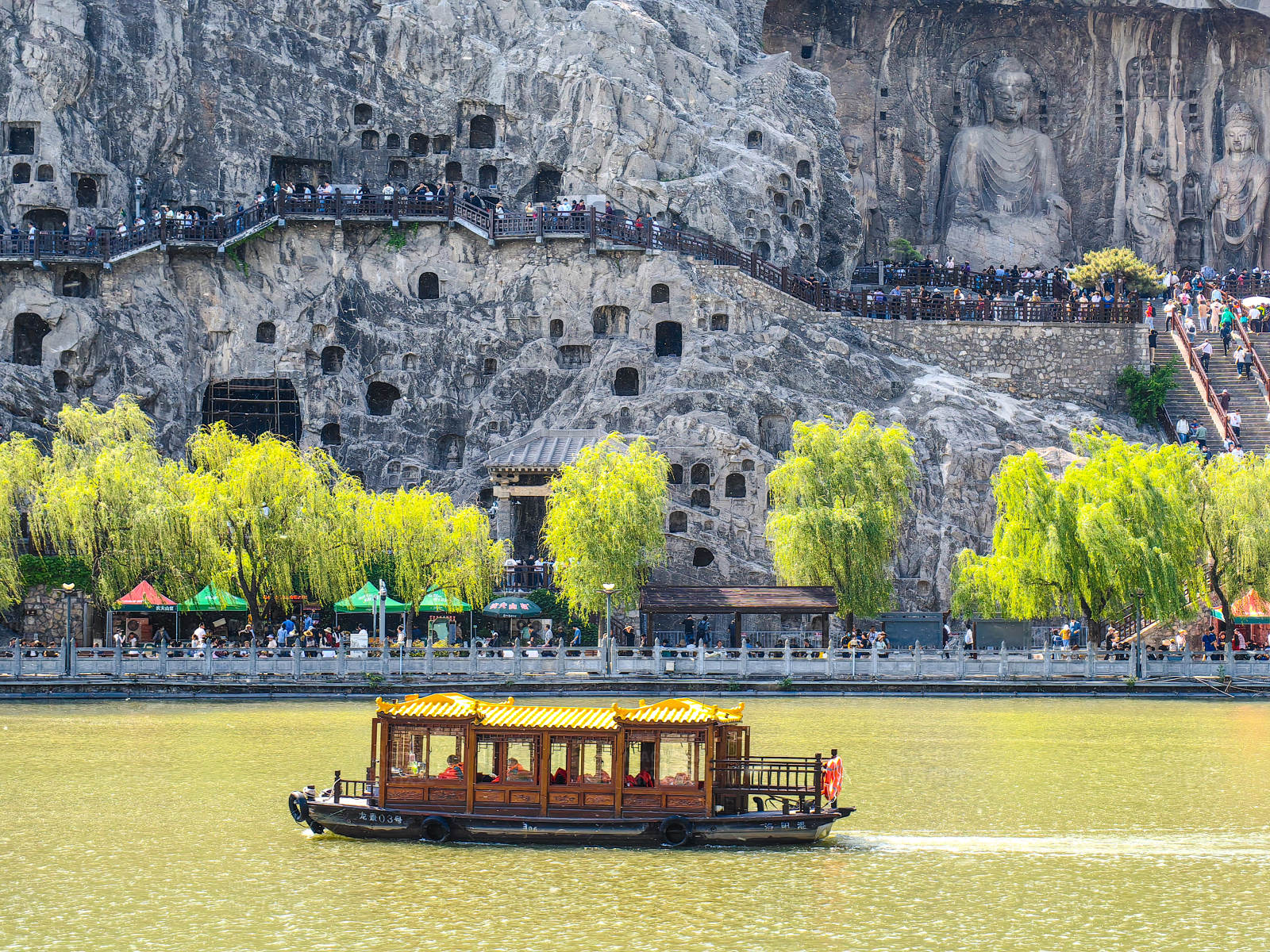 洛阳龙门石窟游船图片