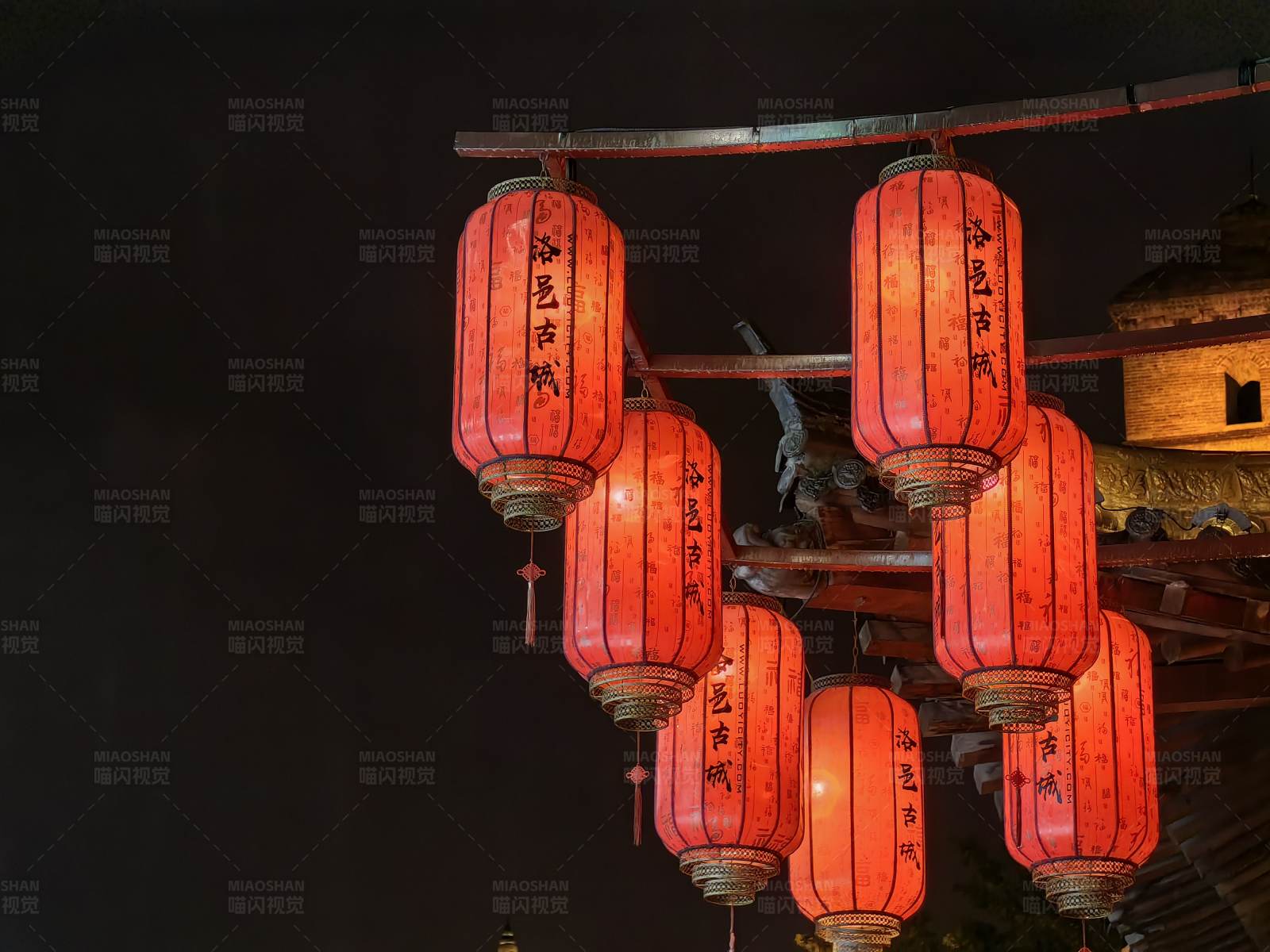 夜幕下的红灯笼图片