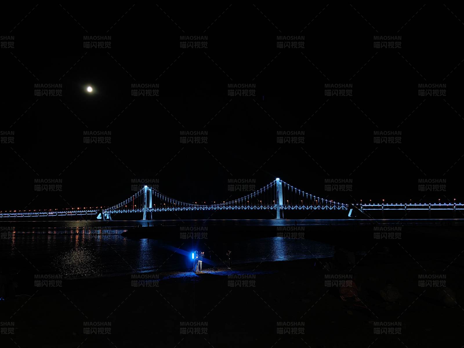 月夜桥影图片