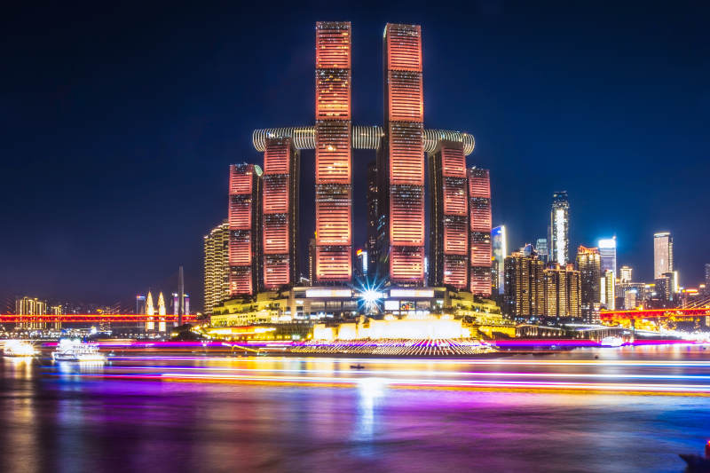 夜色中重庆朝天门来福士图片