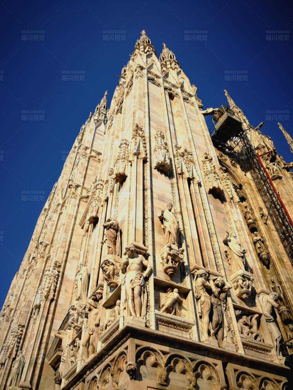 米兰大教堂的壮丽图片
