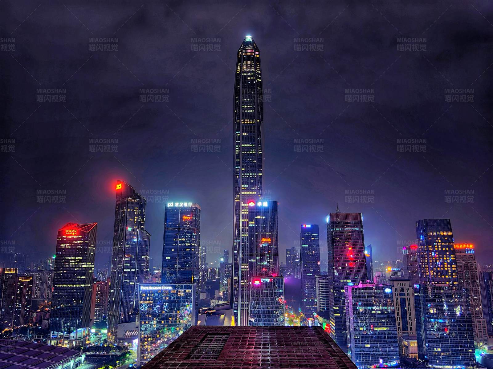 夜幕下的深圳城市天际线图片