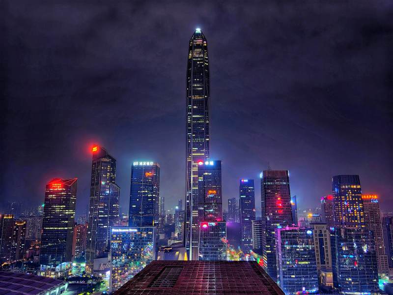 夜幕下的深圳城市天际线图片