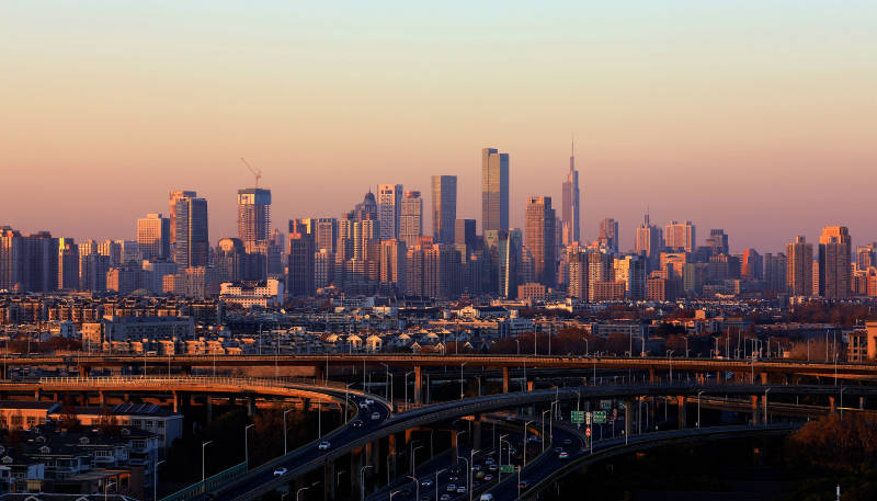 黄昏时的南京城市风光图片