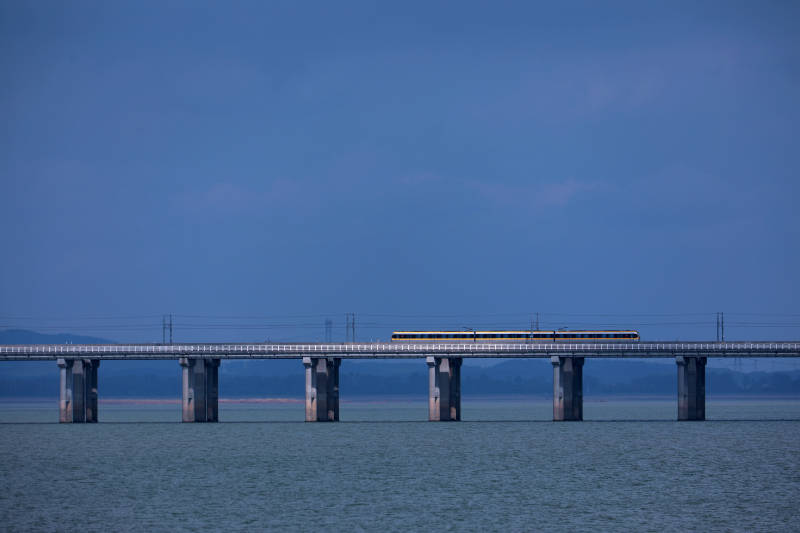 南京石臼湖特大桥水上列车图片