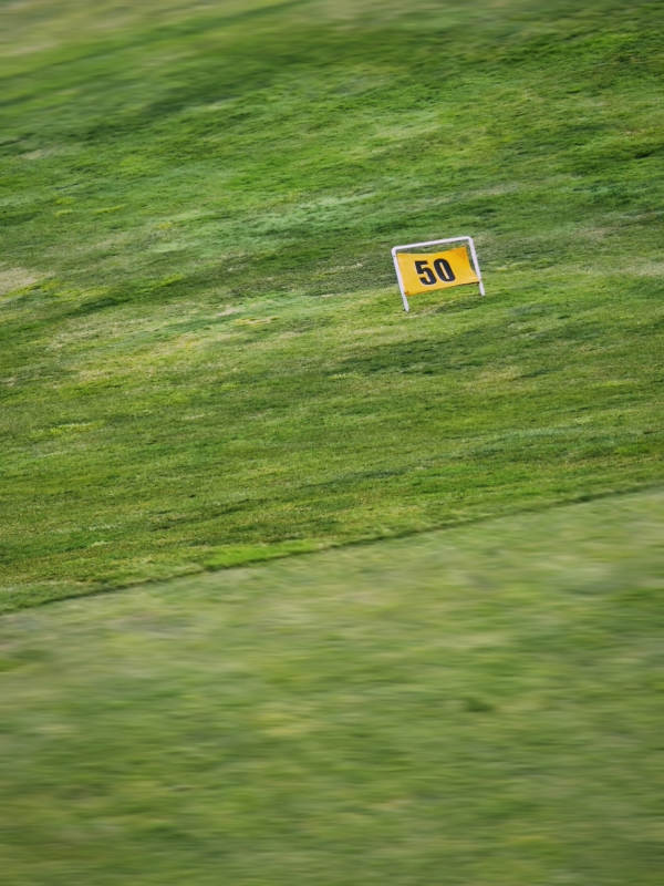 高尔夫球场码标志图片