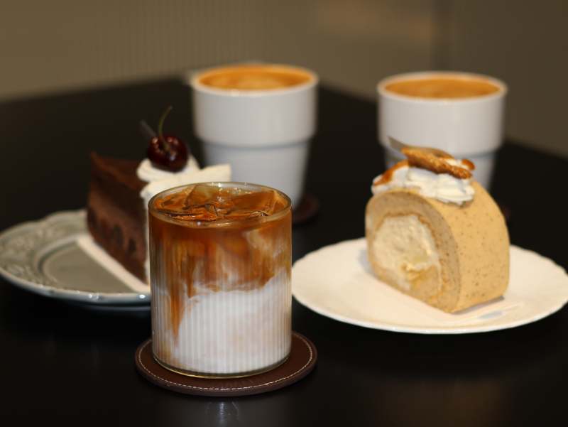 咖啡与甜点的完美搭配图片