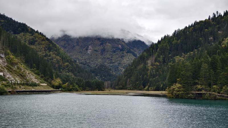 山间湖景--四川九寨沟图片