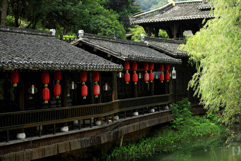 江南水乡红灯笼--句容古镇图片