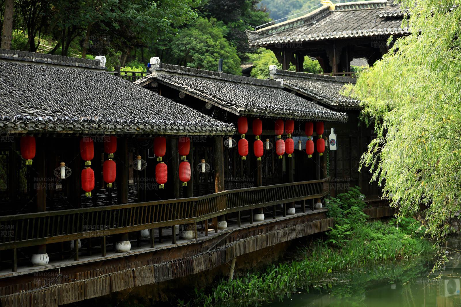 江南水乡红灯笼--句容古镇图片