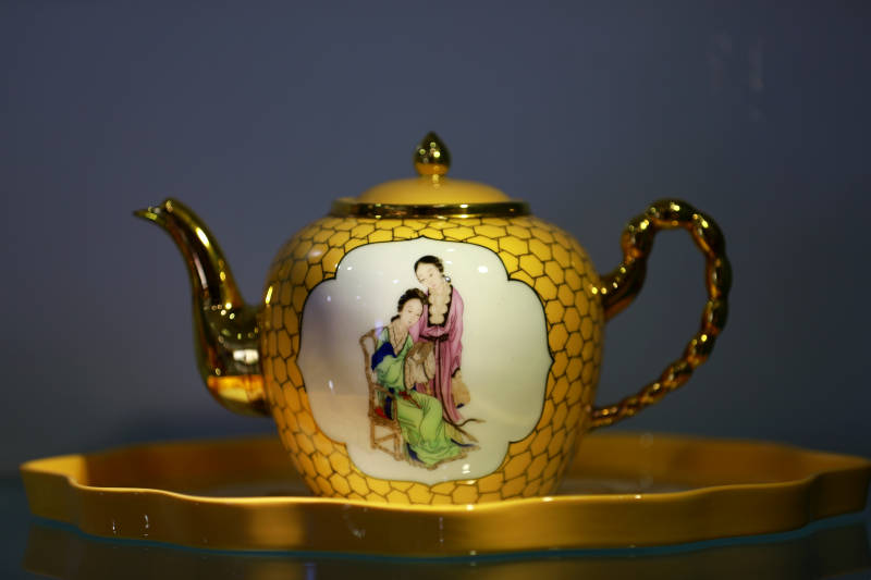 珐琅彩茶壶图片