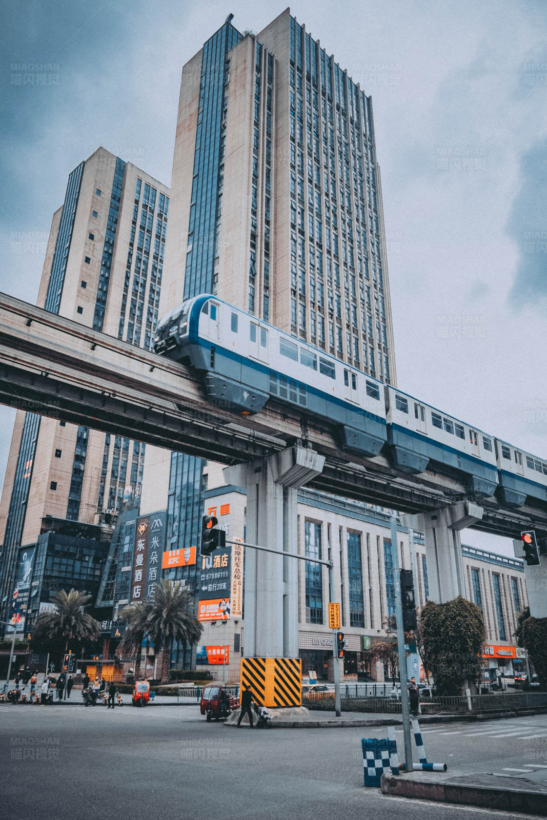 重庆轻轨列车图片