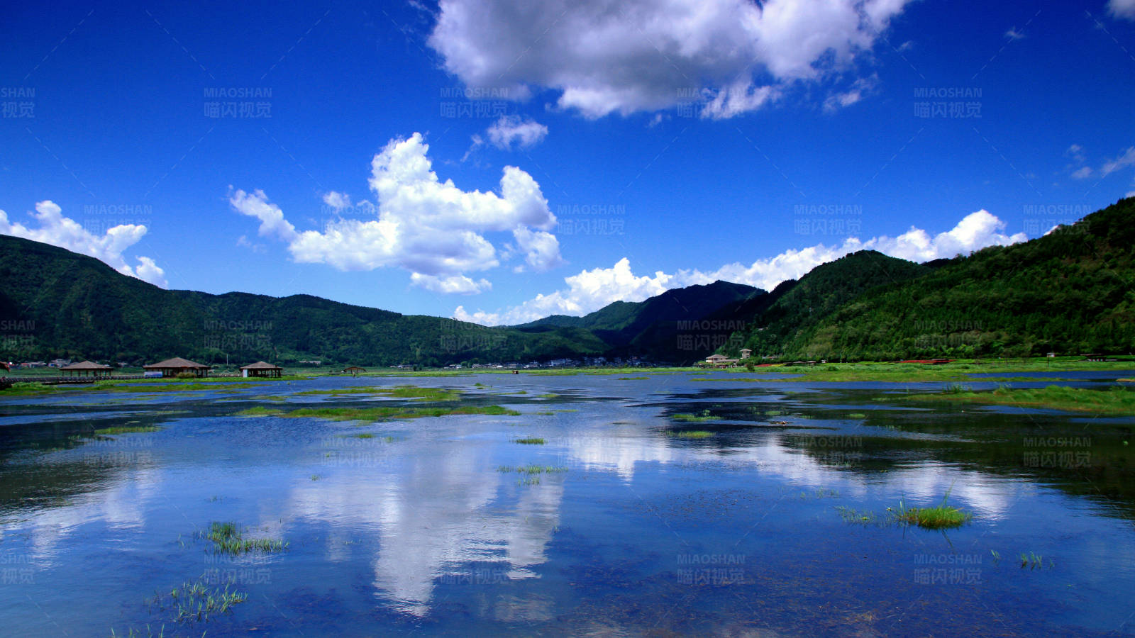 湖光山色倒影如画--腾冲北海湿地图片