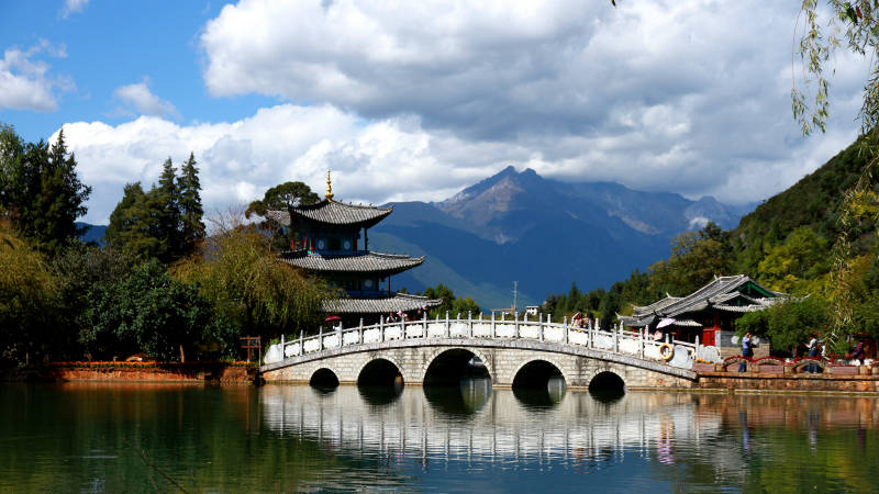 丽江黑龙潭公园图片