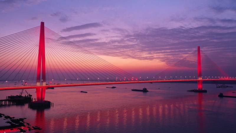 夕阳下的南京江心洲长江大桥图片