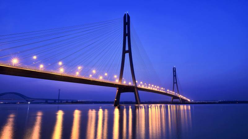 夜色中的南京跨江大桥图片