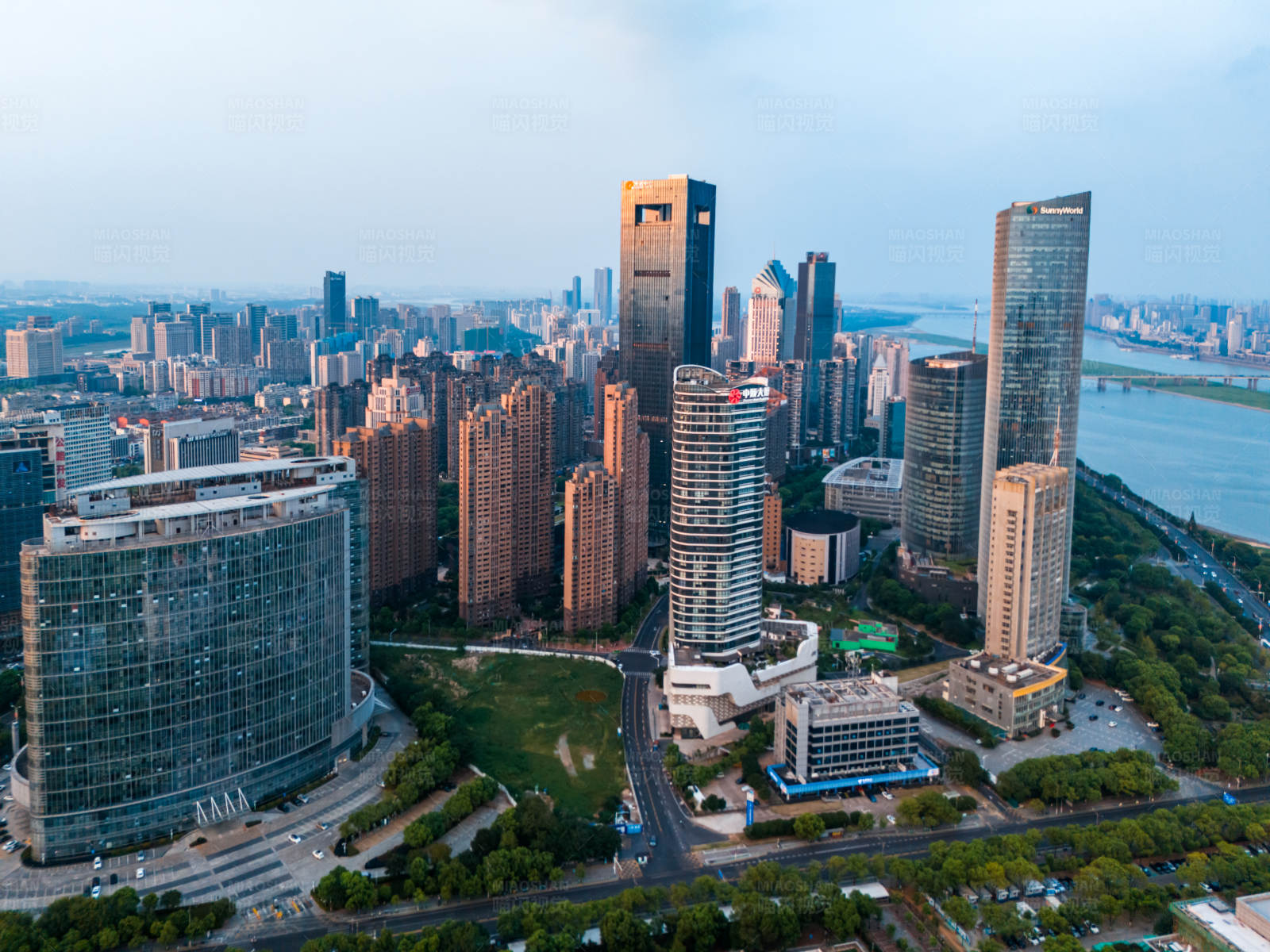 江西省南昌市红谷滩区城市建筑航拍图片