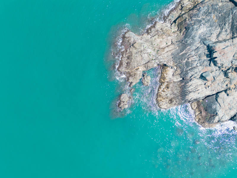 平潭东庠岛碧海岩石俯瞰图图片