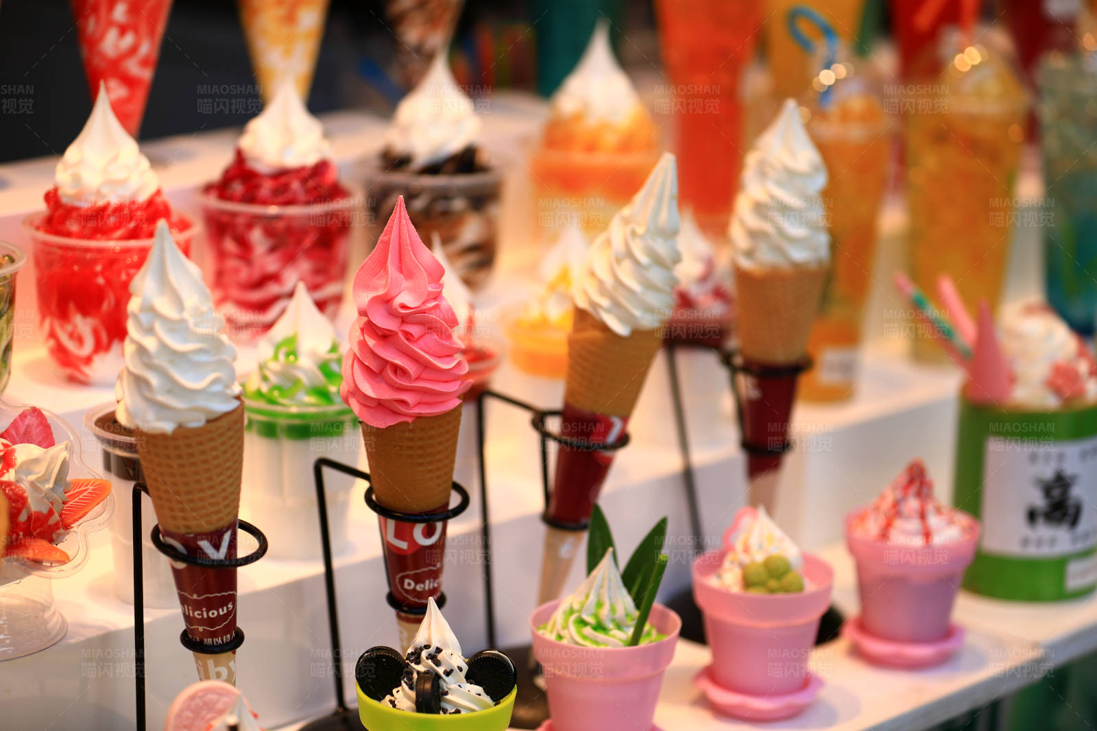 仿真五彩冰淇淋展示图片
