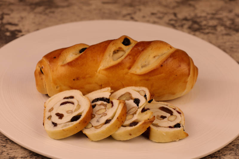 葡萄干面包卷图片