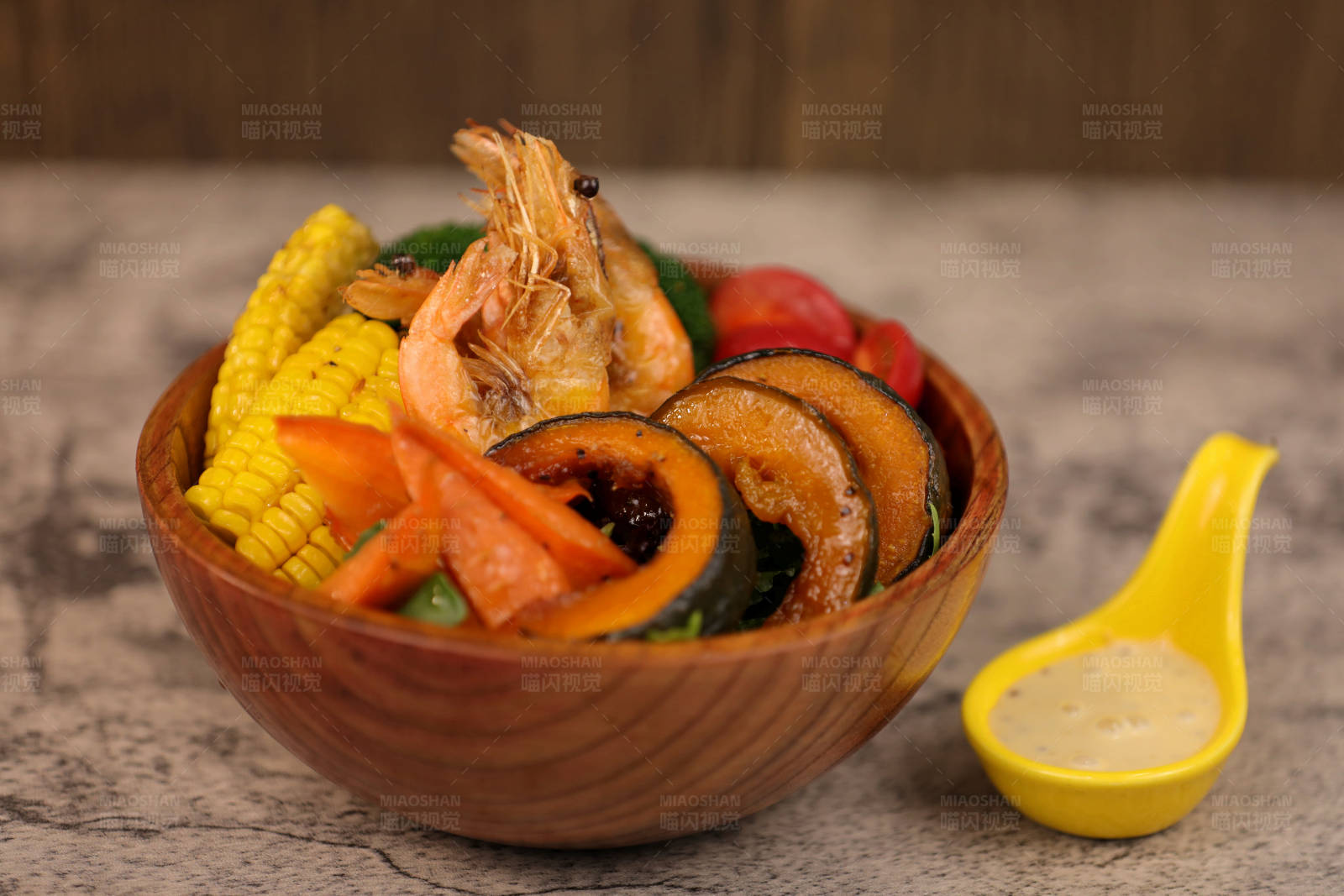 海鲜蔬菜沙拉图片