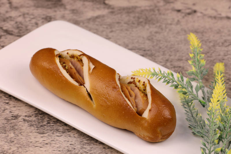 香肠碱水面包图片