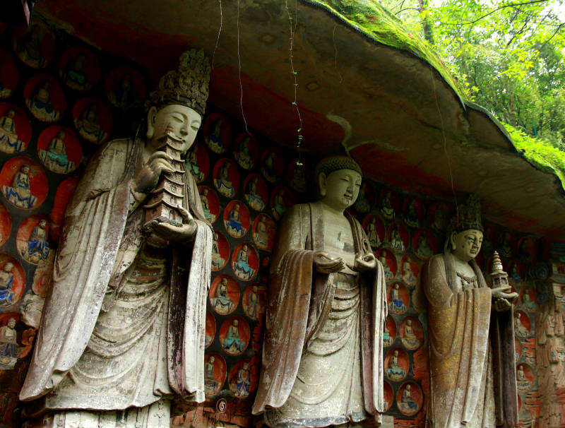 重庆大足石刻的雕像群图片