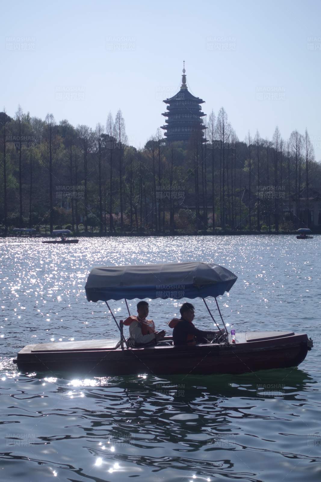 杭州西湖游船图片