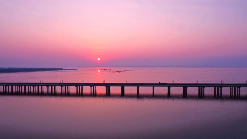 夕阳下的南京石臼湖特大桥 图片