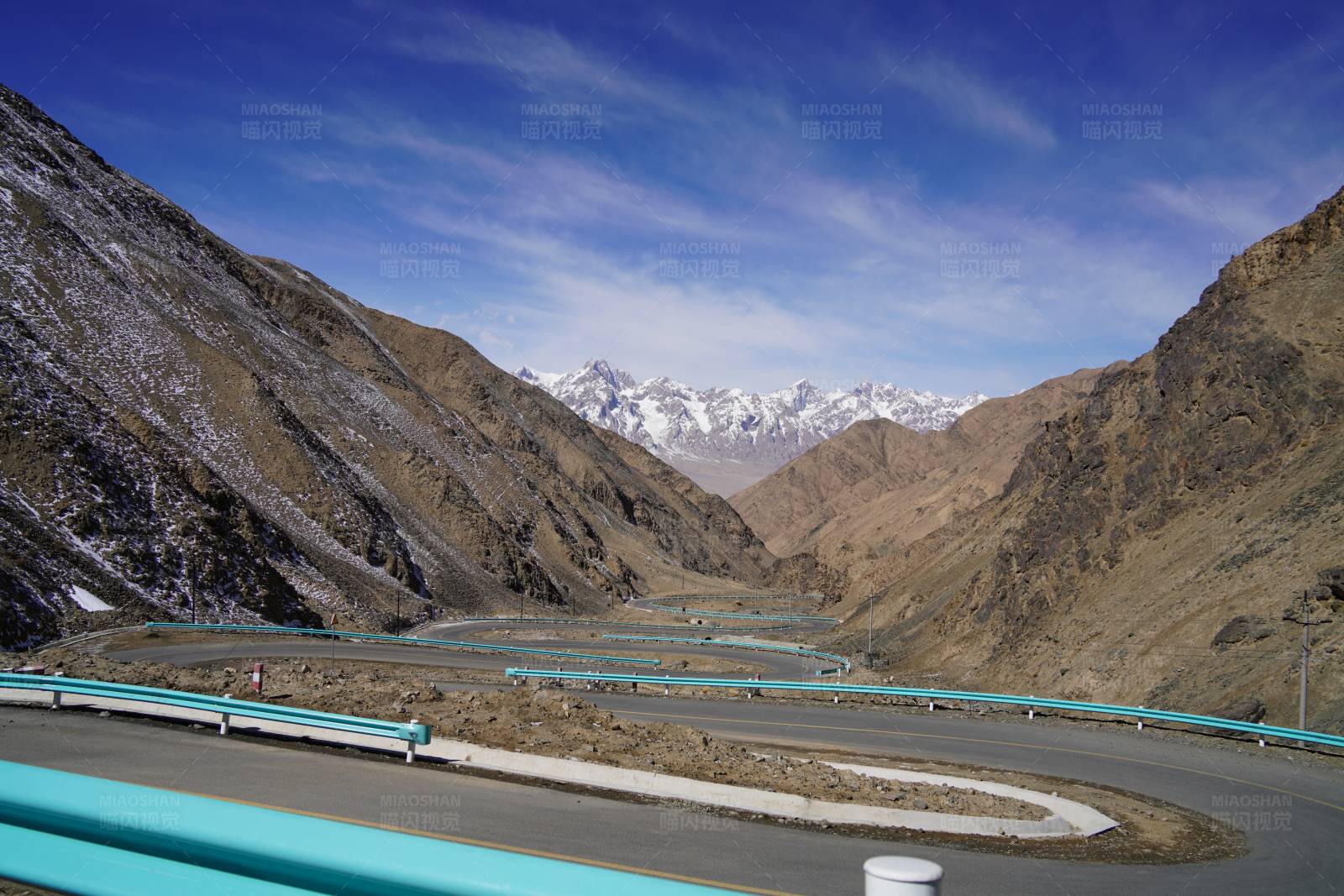 新疆盘龙古道公路图片