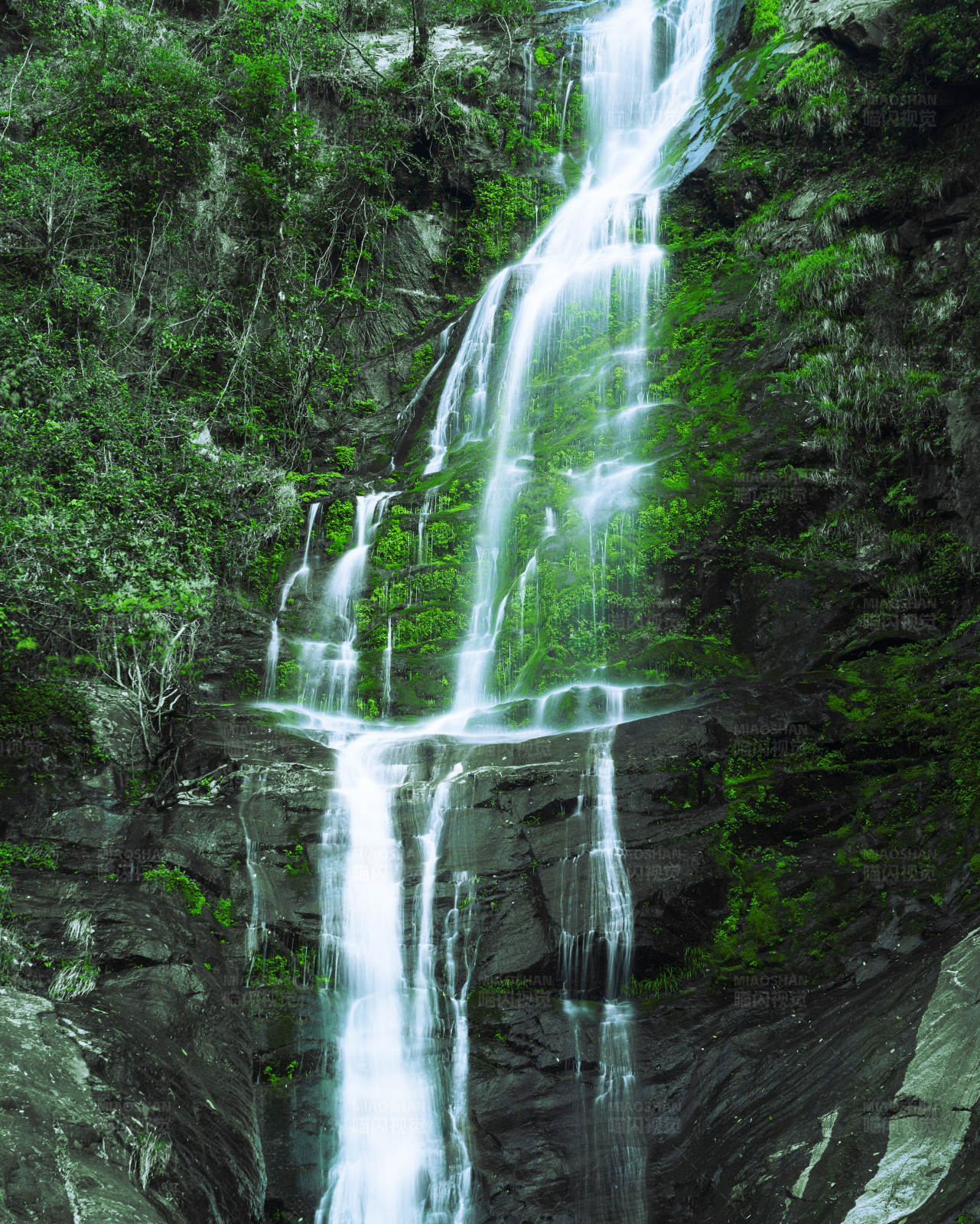 长沙市浏阳周洛大峡谷景区图片
